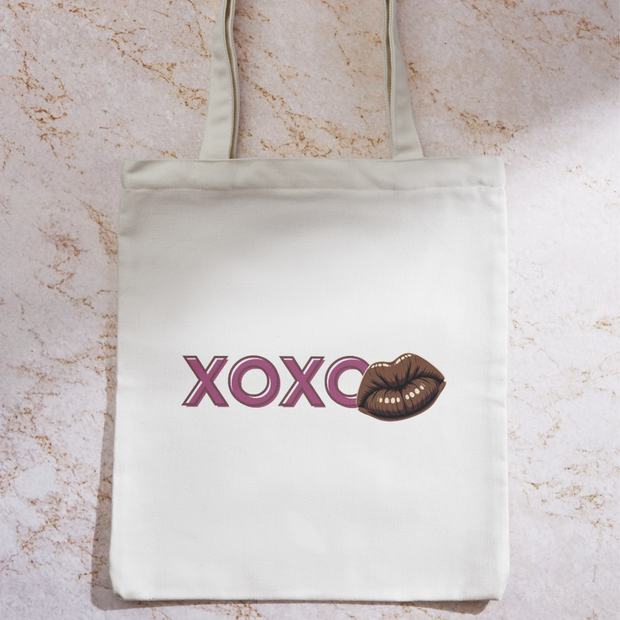 Tote Bag « XOXO Queen » – L’amour avec style et audace